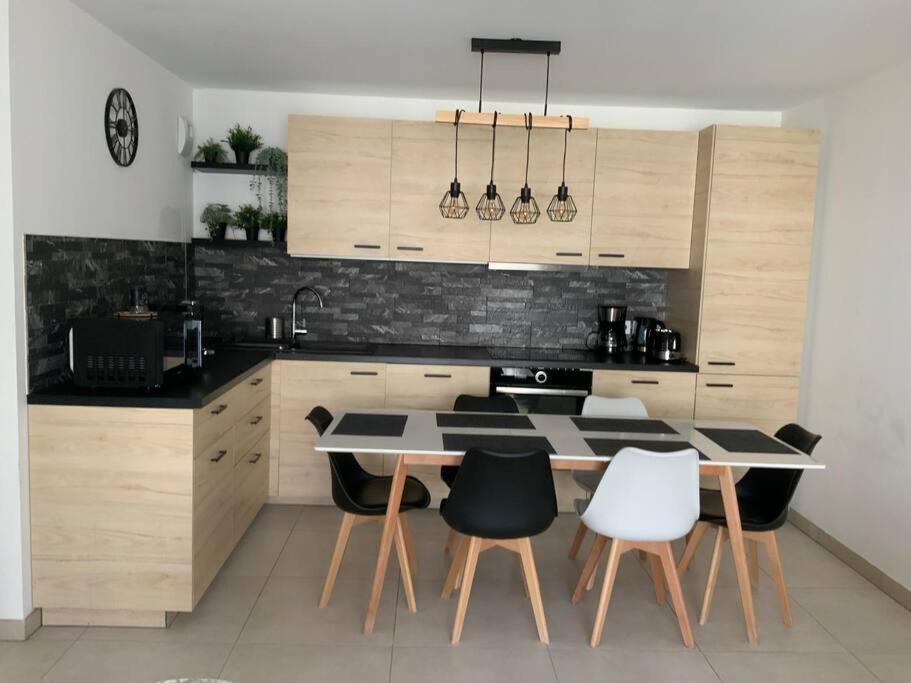 Logement Cosy Climatise Avec Parking Aix-en-Provence Eksteriør billede