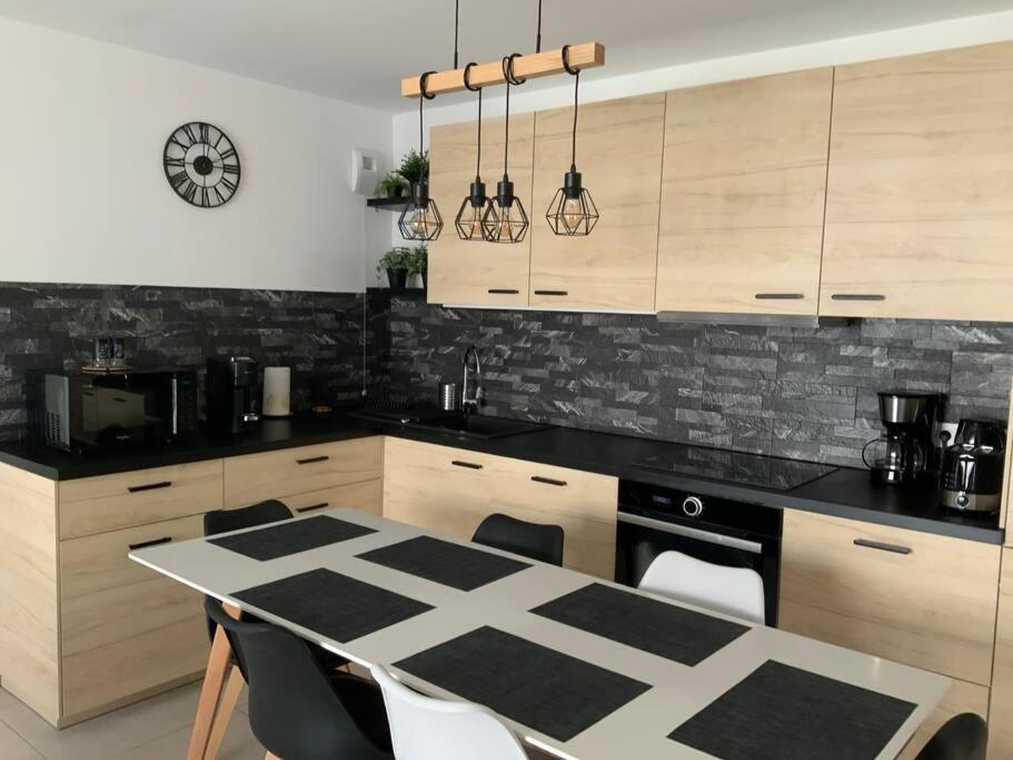 Logement Cosy Climatise Avec Parking Aix-en-Provence Eksteriør billede
